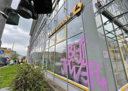 Mehrere Anschlaege Auf Bankfilialen In Jena 0002